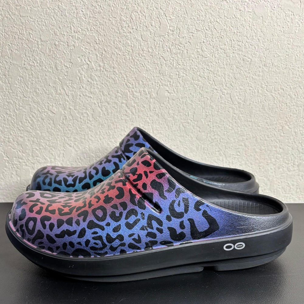 OOFOS Rainbow Leopard Print Clogs - Black Soles